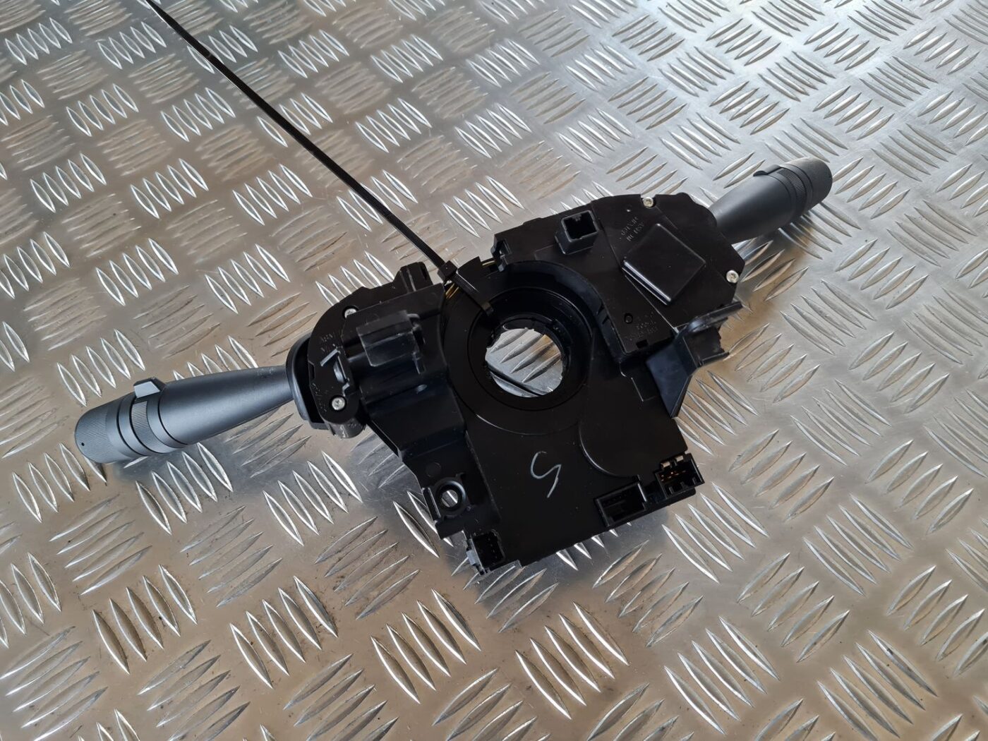 Stūres statnes slēdzis priekš DODGE JOURNEY 2010 7 Stūres statnes slēdzis priekš DODGE JOURNEY 2010