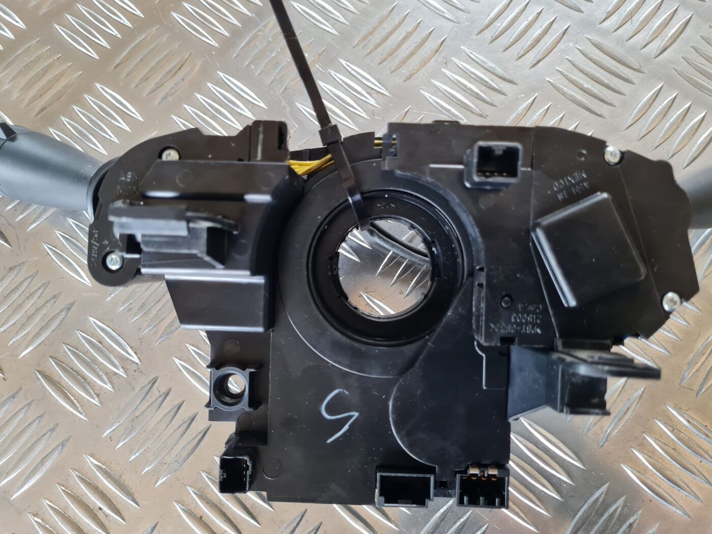 Stūres statnes slēdzis priekš DODGE JOURNEY 2010 5 Stūres statnes slēdzis priekš DODGE JOURNEY 2010