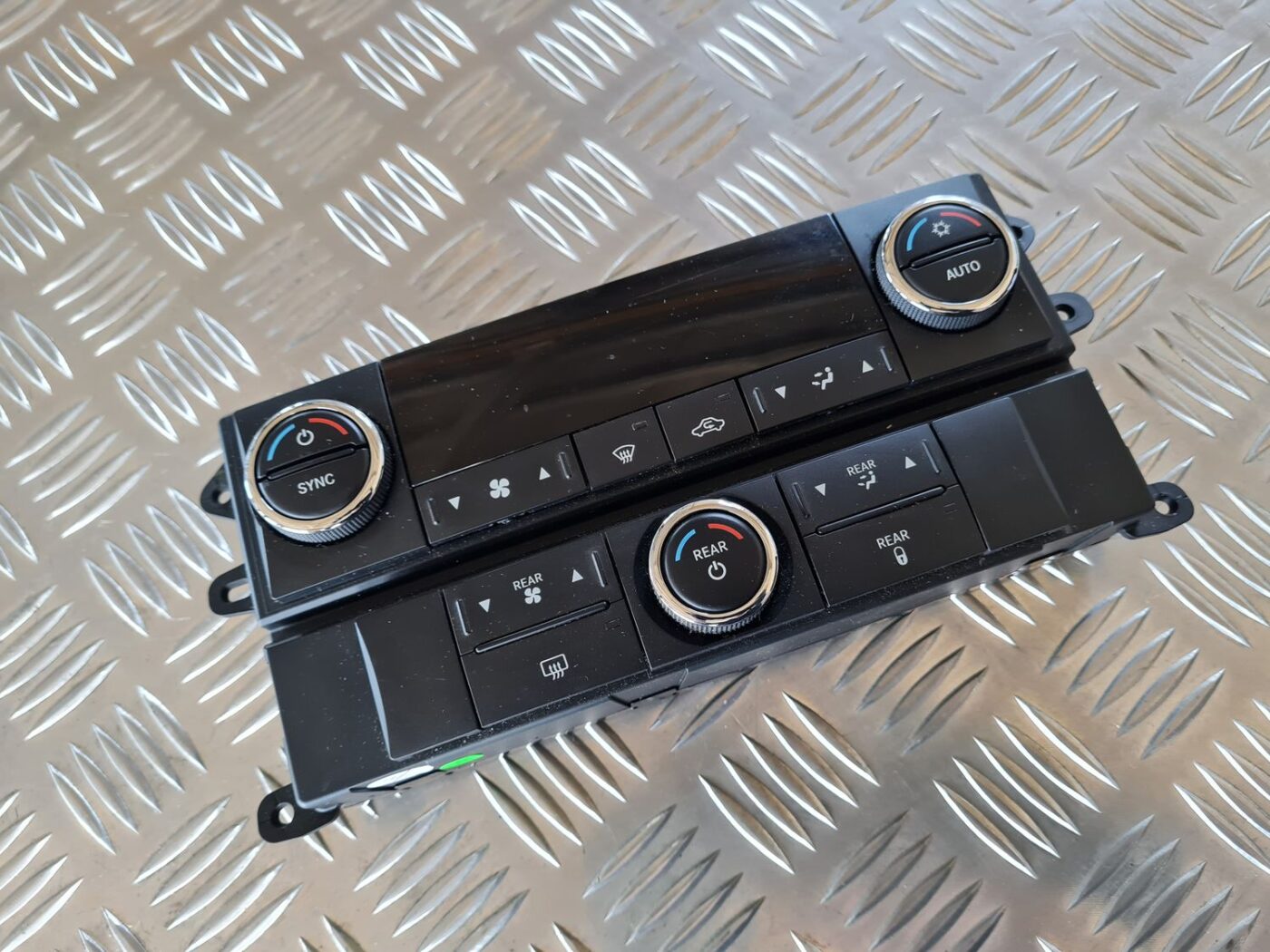 Klimata kontroles bloks priekš DODGE JOURNEY 2010 2 Klimata kontroles bloks priekš DODGE JOURNEY 2010