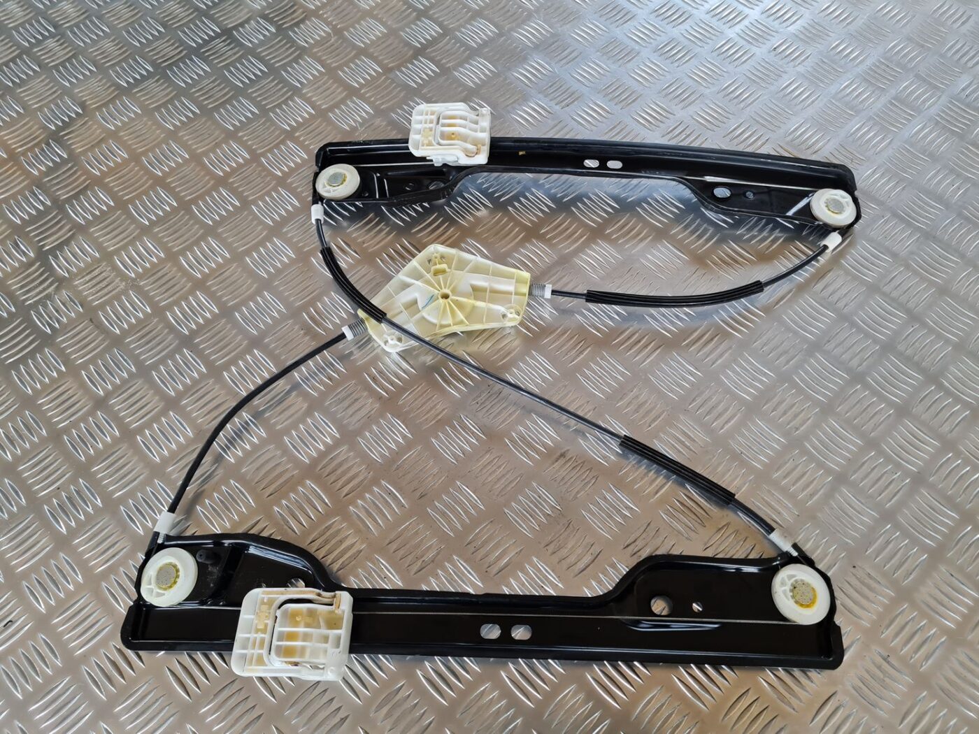 Stikla pacelšanas mehānisms priekšējais labais priekš DODGE JOURNEY 2010 3 Stikla pacelšanas mehānisms priekšējais labais priekš DODGE JOURNEY 2010