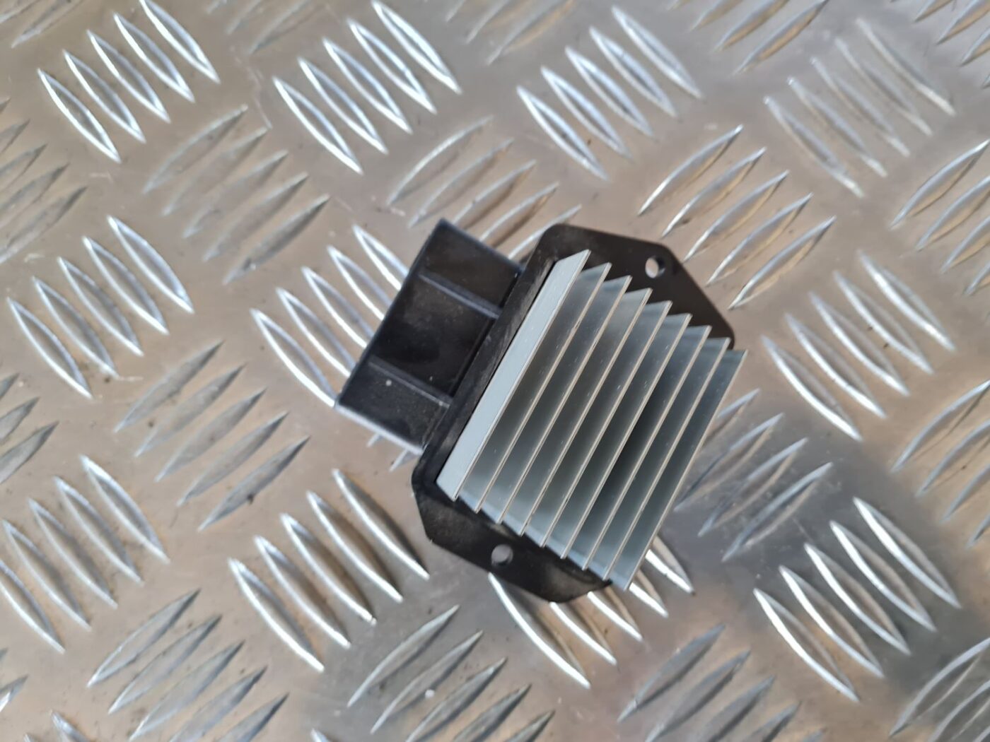 Salona ventilatora rezistors priekš DODGE JOURNEY 2010