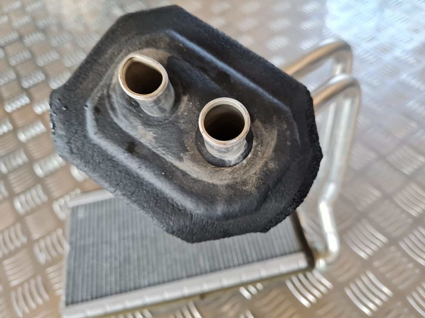 Apsildes sistēmas radiators priekš DODGE JOURNEY 2010 4 Apsildes sistēmas radiators priekš DODGE JOURNEY 2010