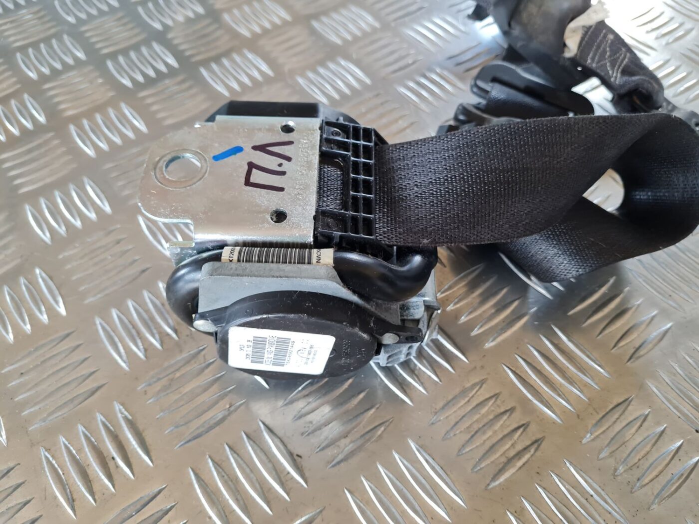 Priekšējā kreisā drošības josta priekš DODGE JOURNEY 2010 5 Priekšējā kreisā drošības josta priekš DODGE JOURNEY 2010