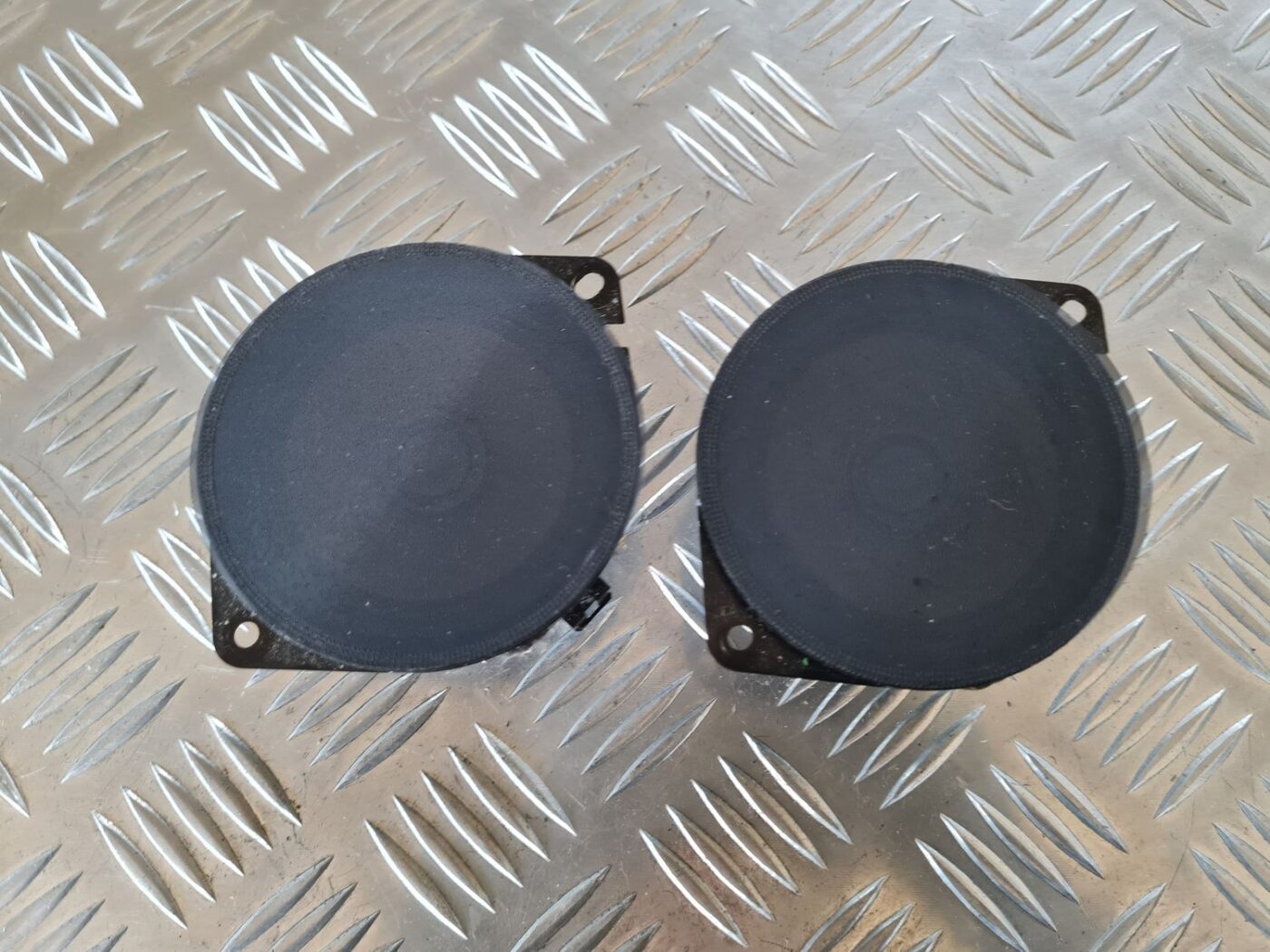 Mērinstrumentu paneļa skaļrunis priekš DODGE JOURNEY 2010 3 Mērinstrumentu paneļa skaļrunis priekš DODGE JOURNEY 2010