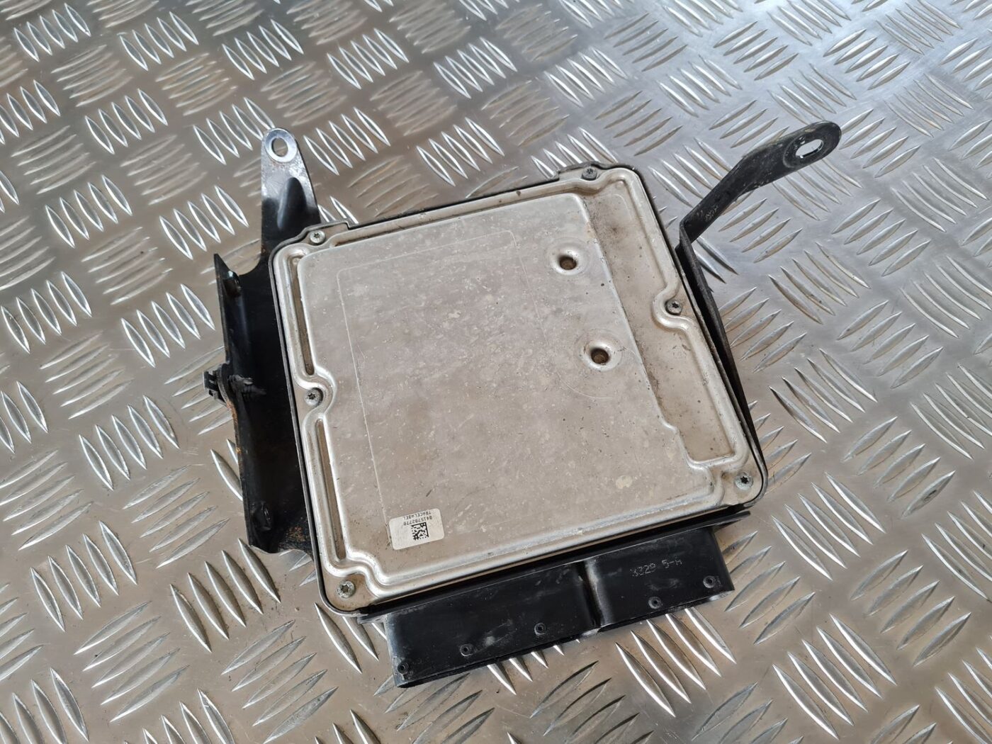 Dzinēja vadības bloks priekš DODGE JOURNEY 2010 3 Dzinēja vadības bloks priekš DODGE JOURNEY 2010