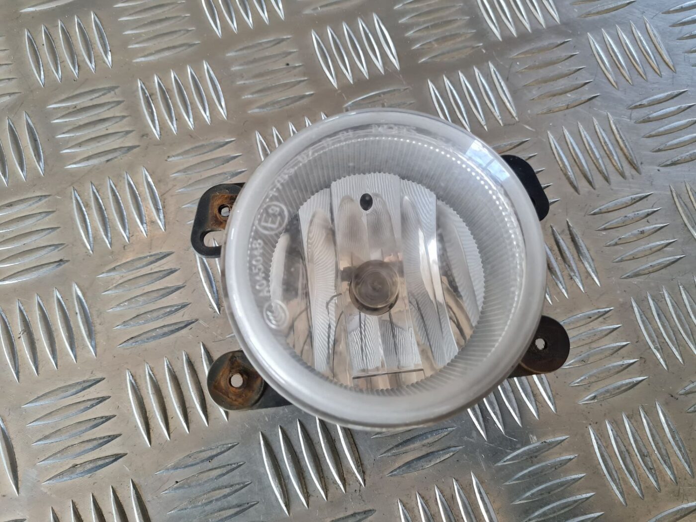 Miglas lukturis priekšā pa kreisi priekš DODGE JOURNEY 2010 2 Miglas lukturis priekšā pa kreisi priekš DODGE JOURNEY 2010