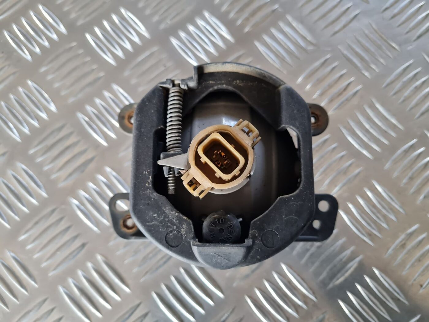 Miglas lukturis priekšā pa kreisi priekš DODGE JOURNEY 2010 4 Miglas lukturis priekšā pa kreisi priekš DODGE JOURNEY 2010