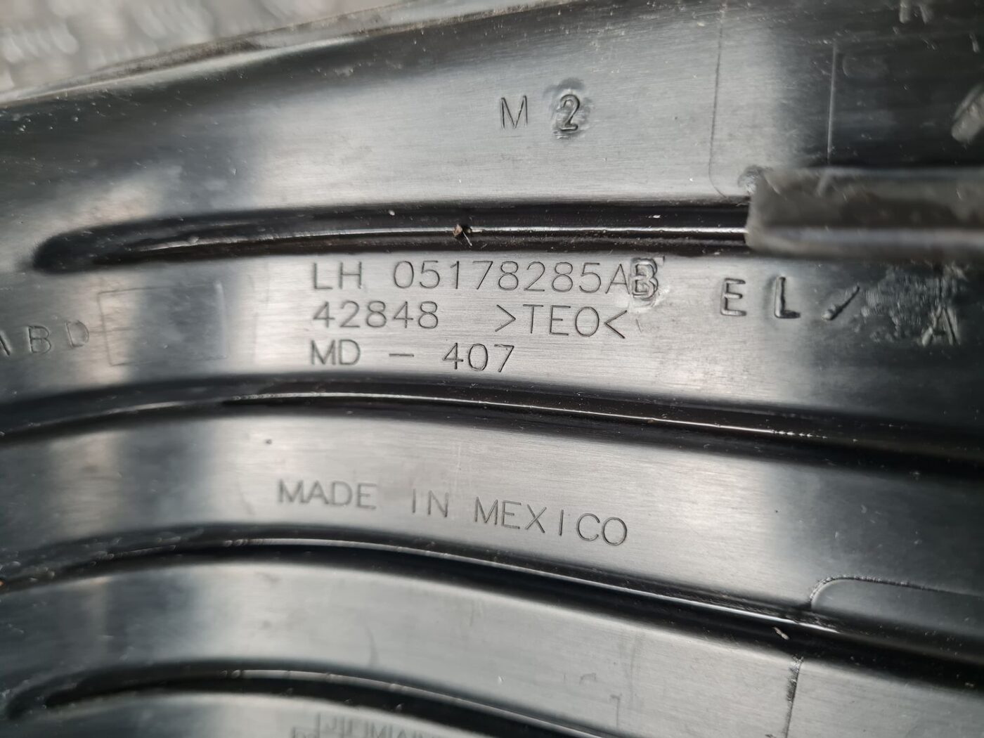 Miglas luktura reste, pa kreisi priekš DODGE JOURNEY 2010 3 Miglas luktura reste, pa kreisi priekš DODGE JOURNEY 2010