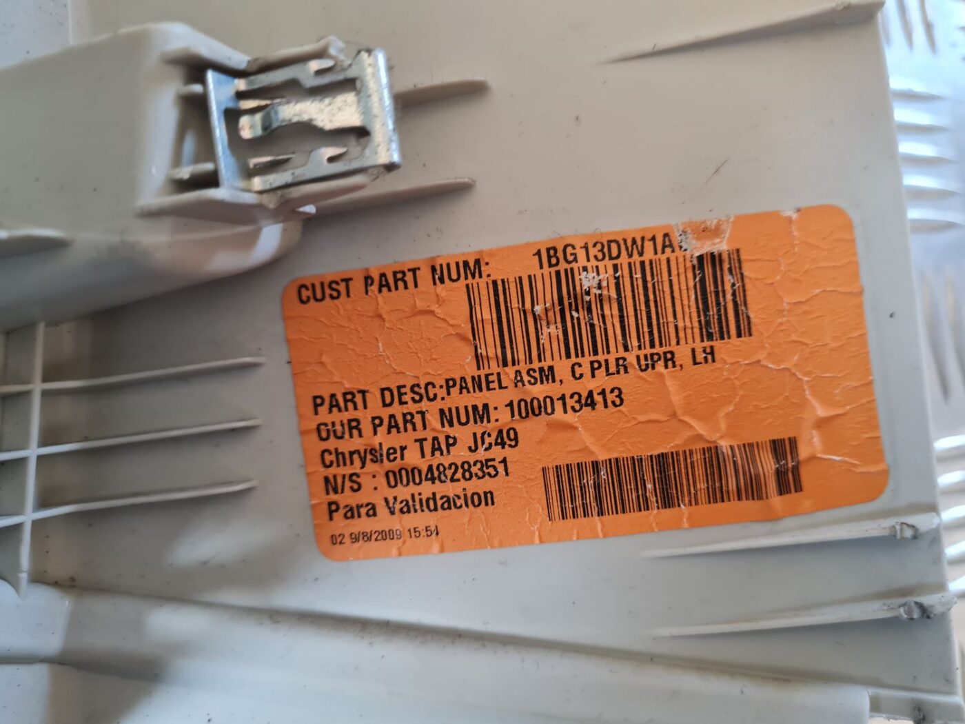 Aizmugurējas salona statnes apdare priekš DODGE JOURNEY 2010