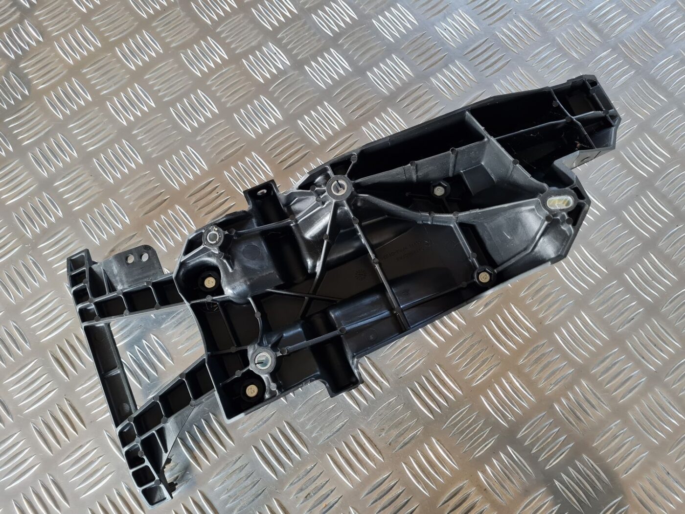 Pārnesumu pārslēgšanas kloķa pamatne priekš DODGE JOURNEY 2010 4 Pārnesumu pārslēgšanas kloķa pamatne priekš DODGE JOURNEY 2010