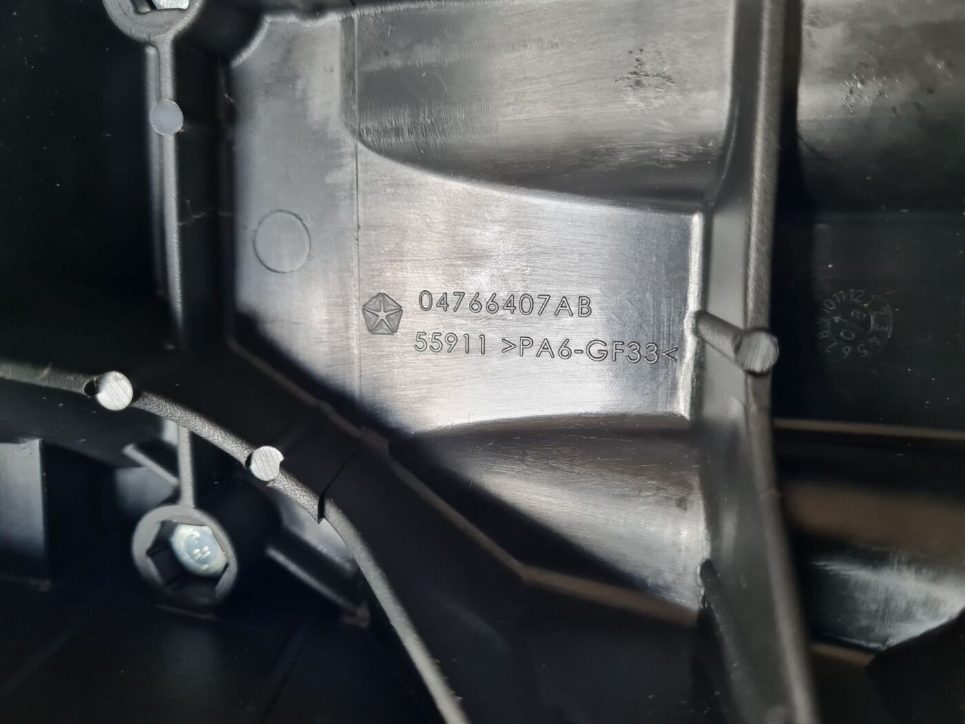 Pārnesumu pārslēgšanas kloķa pamatne priekš DODGE JOURNEY 2010 3 Pārnesumu pārslēgšanas kloķa pamatne priekš DODGE JOURNEY 2010