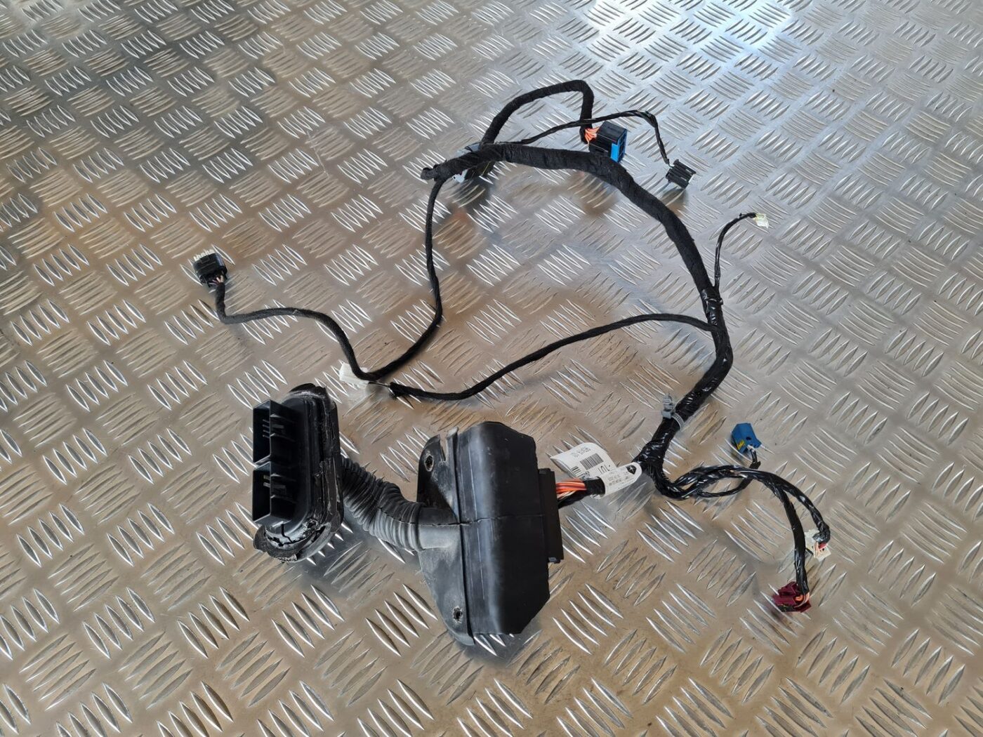 Durvju vadi priekš DODGE JOURNEY 2010