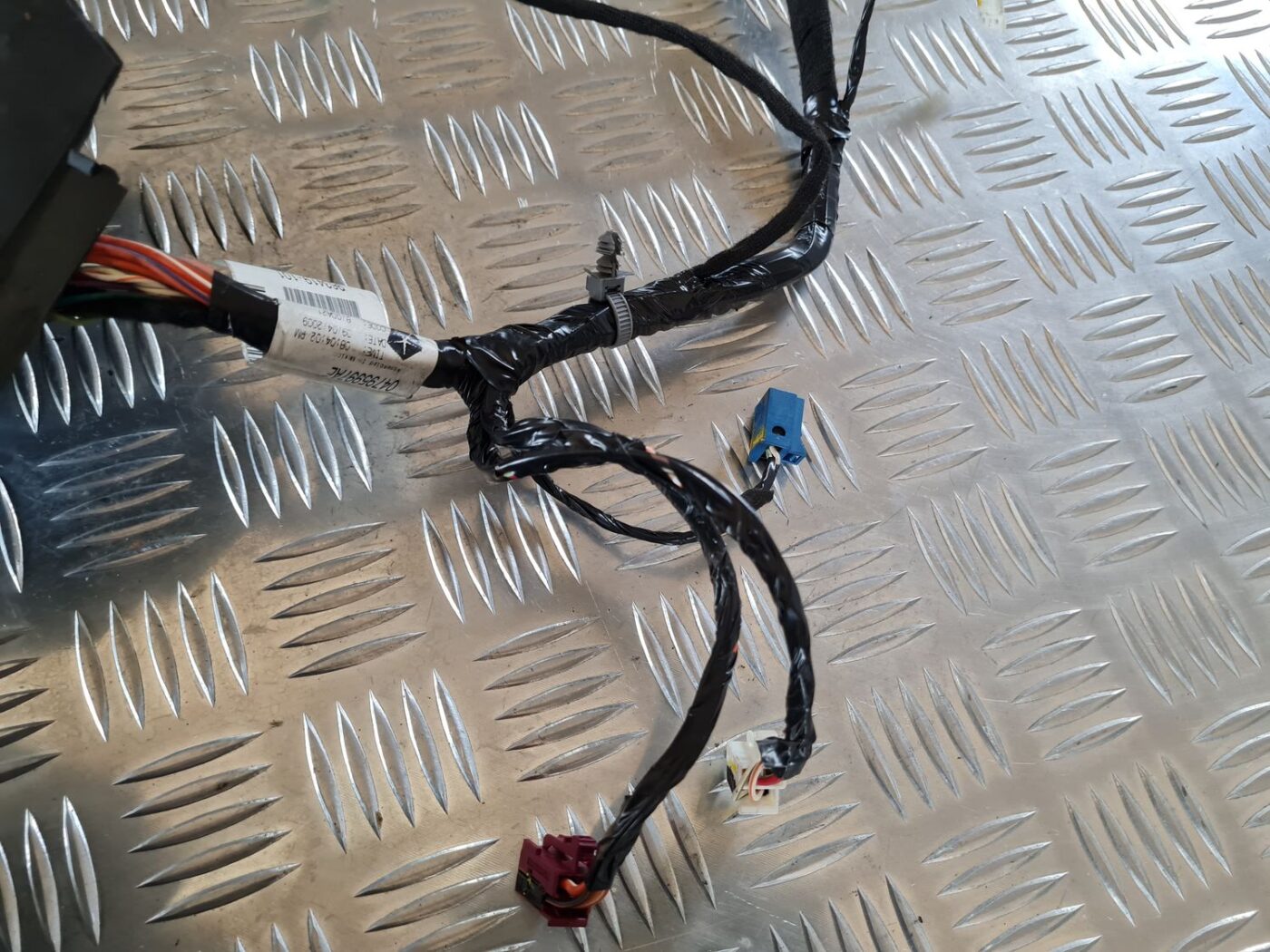 Durvju vadi priekš DODGE JOURNEY 2010