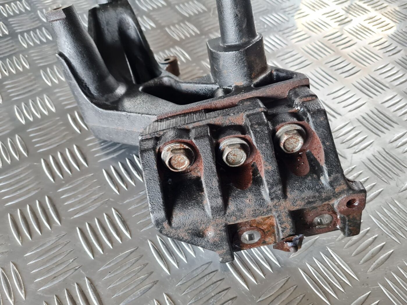 Dzinēja kronšteins priekš DODGE JOURNEY 2010 5 Dzinēja kronšteins priekš DODGE JOURNEY 2010