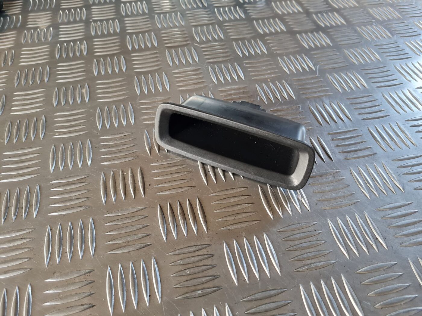 Durvju rokturu apdares uzlika (salonā) priekš DODGE JOURNEY 2010 1 Durvju rokturu apdares uzlika (salonā) priekš DODGE JOURNEY 2010