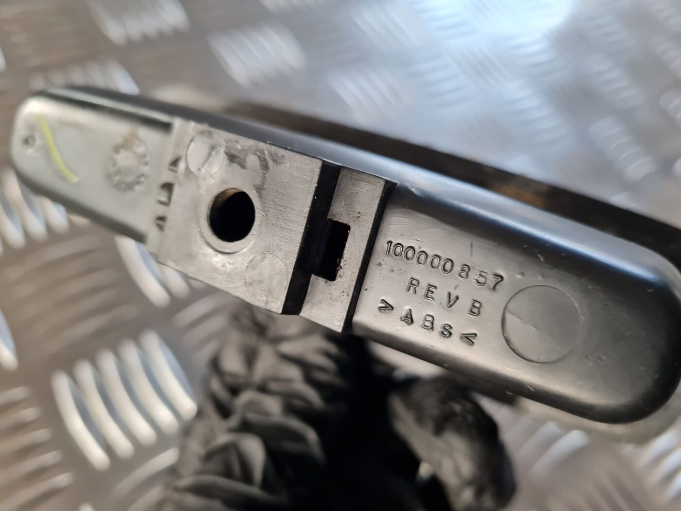 Durvju rokturu apdares uzlika (salonā) priekš DODGE JOURNEY 2010 2 Durvju rokturu apdares uzlika (salonā) priekš DODGE JOURNEY 2010