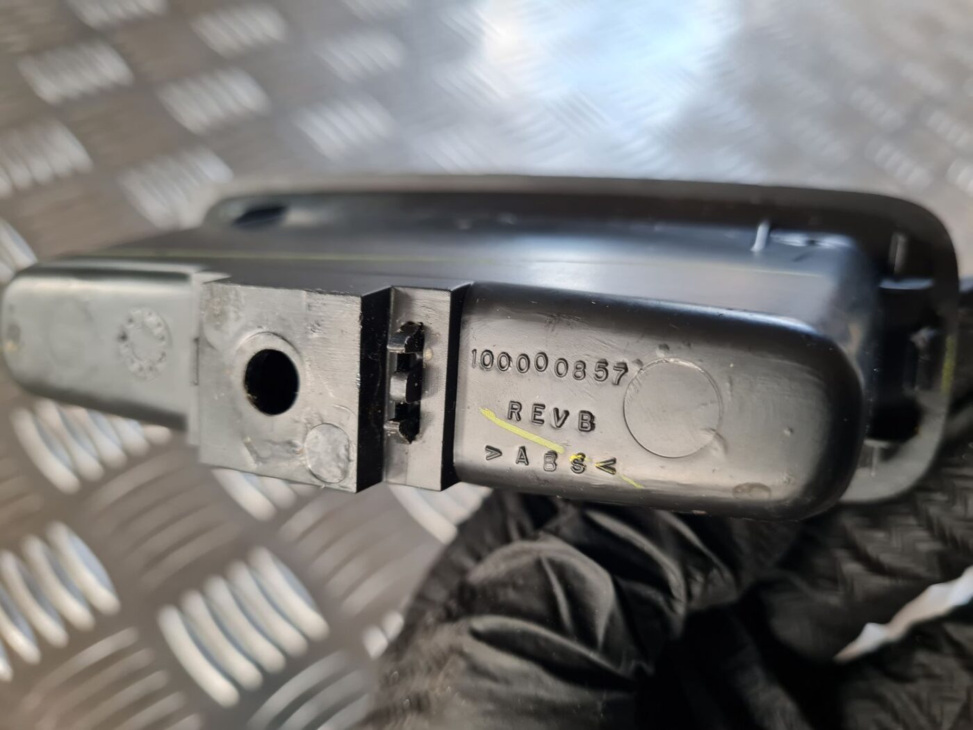 Durvju rokturu apdares uzlika (salonā) priekš DODGE JOURNEY 2010 2 Durvju rokturu apdares uzlika (salonā) priekš DODGE JOURNEY 2010