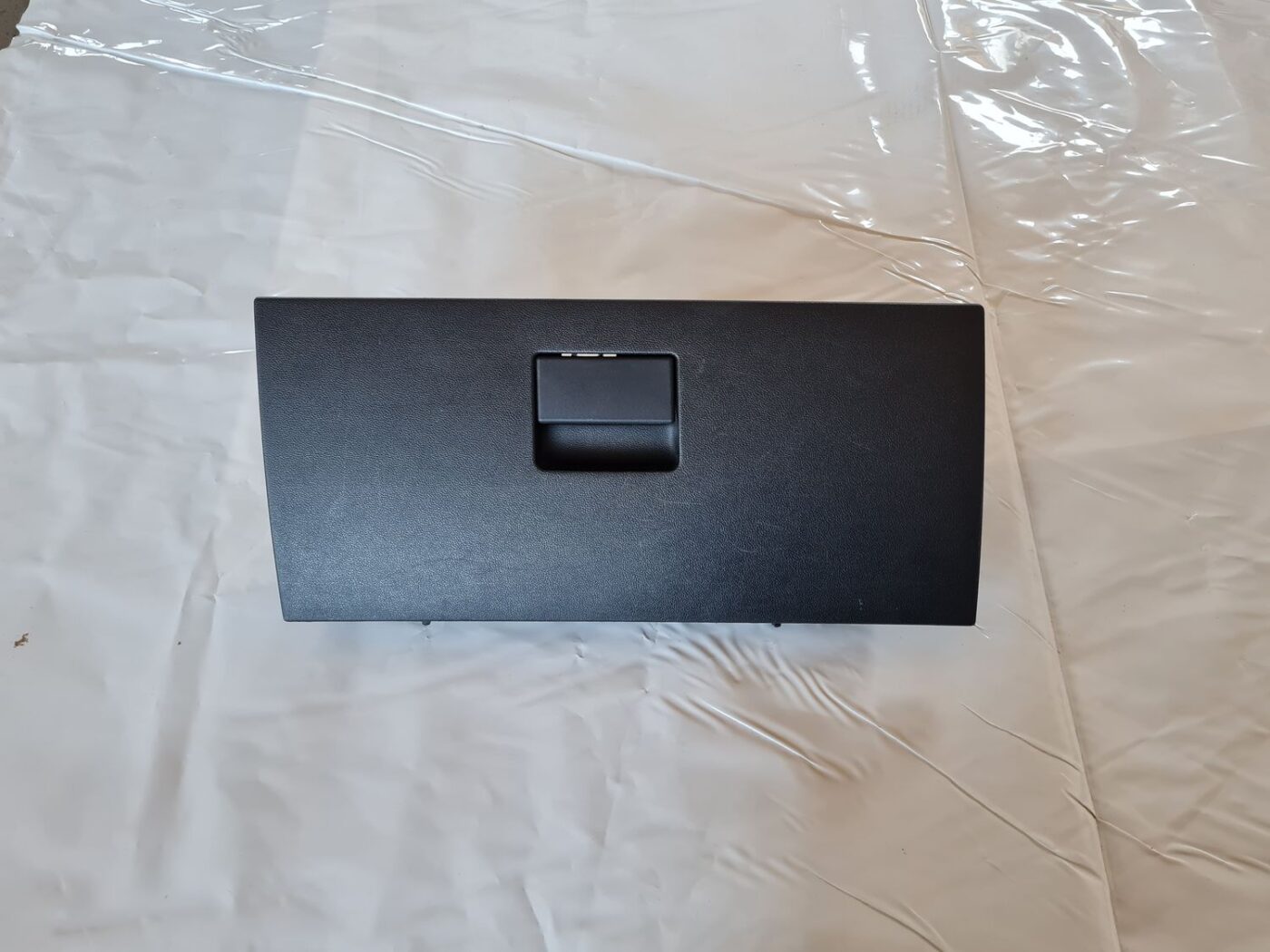 Mantu glabāšanas nodalījums pasažiera pusē priekš DODGE JOURNEY 2010