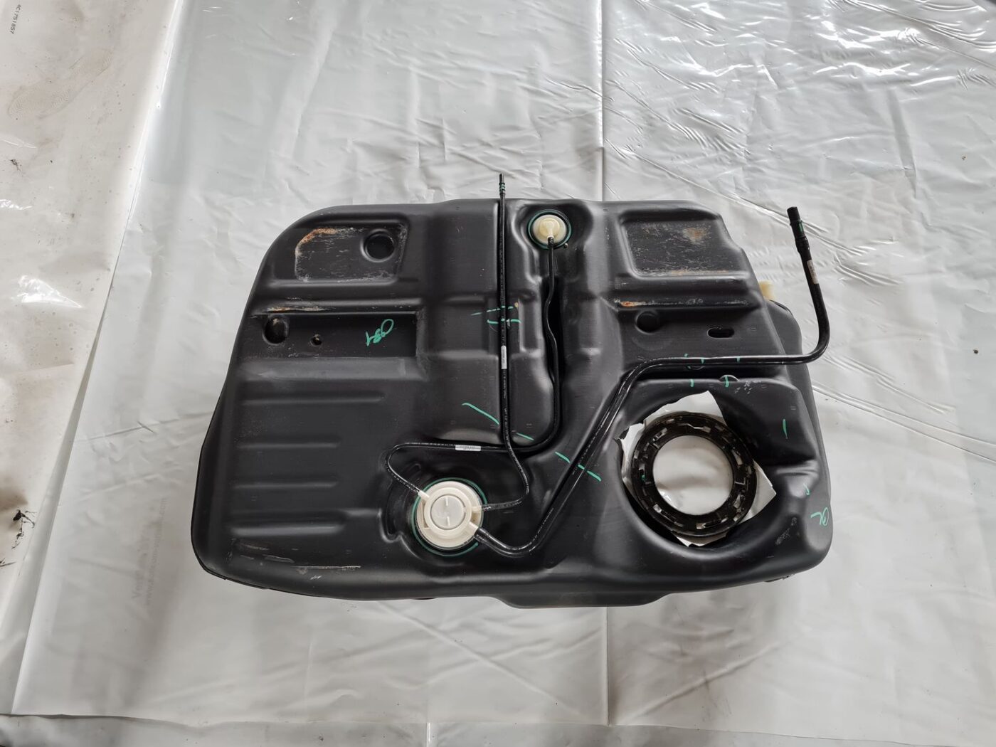 Degvielas tvertne priekš DODGE JOURNEY 2010 1 Degvielas tvertne priekš DODGE JOURNEY 2010