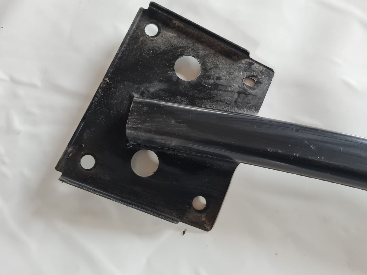 Priekšējo statņu stiprinājums priekš DODGE JOURNEY 2010 7 Priekšējo statņu stiprinājums priekš DODGE JOURNEY 2010