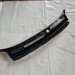 Vējstikla uzlikas (deflektora) režģis priekš DODGE JOURNEY 2010