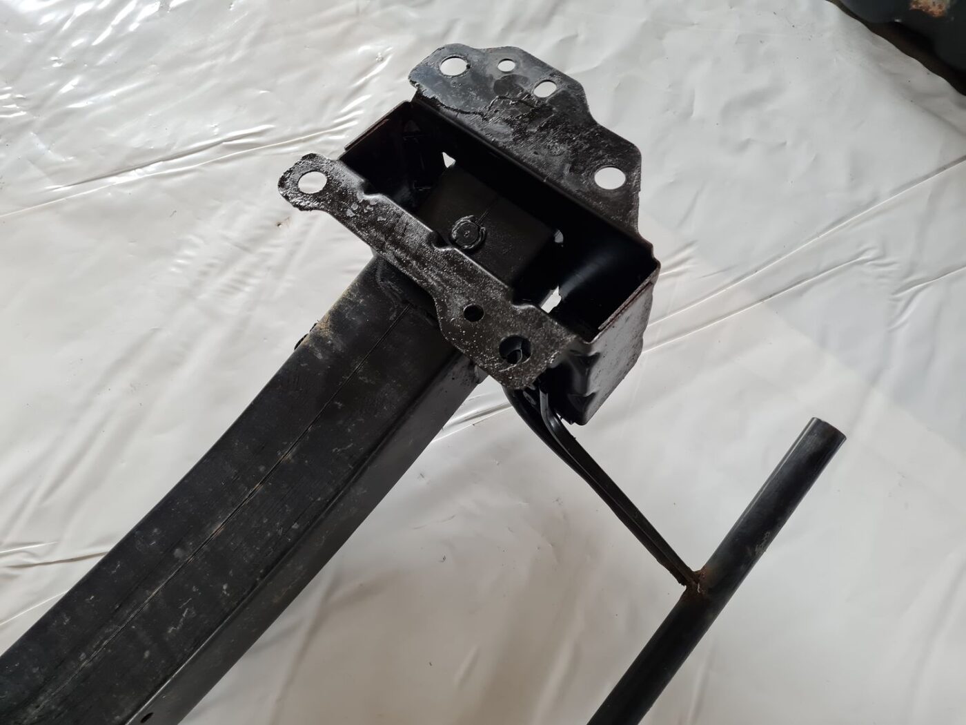 Priekšējā bufera pastiprinātājs priekš DODGE JOURNEY 2010 3 Priekšējā bufera pastiprinātājs priekš DODGE JOURNEY 2010