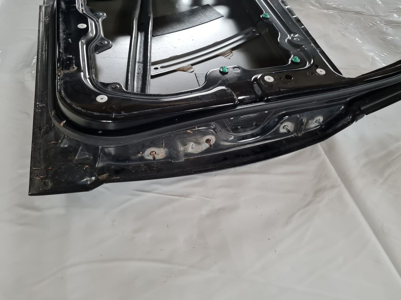 Aizmugurējās kreisās durvis priekš DODGE JOURNEY 2010