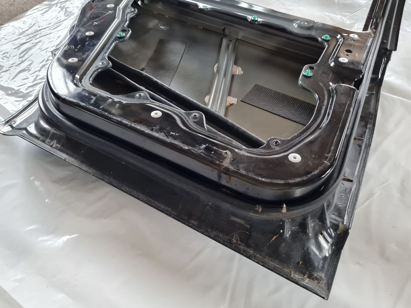 Aizmugurējās kreisās durvis priekš DODGE JOURNEY 2010