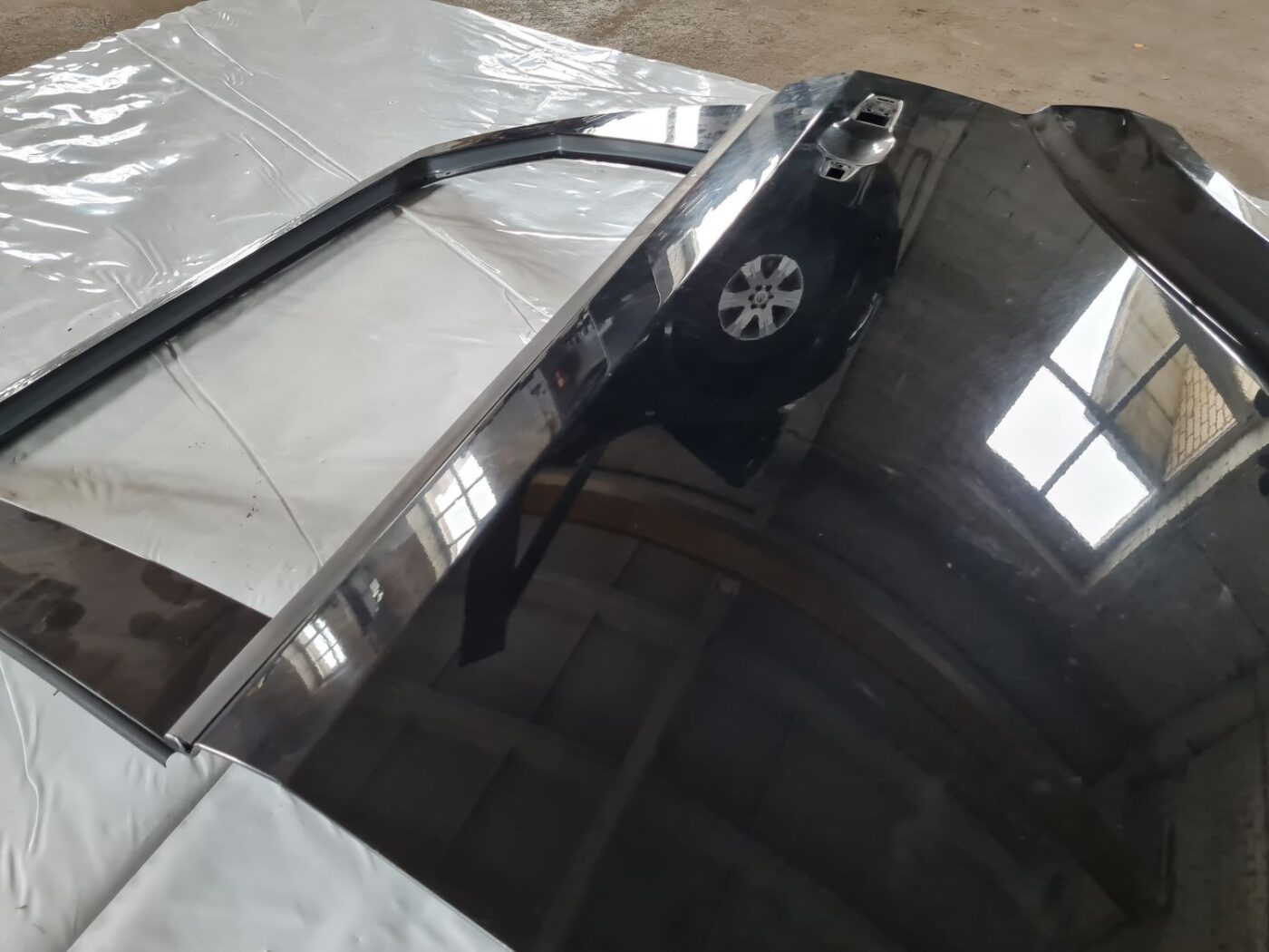 Aizmugurējās kreisās durvis priekš DODGE JOURNEY 2010