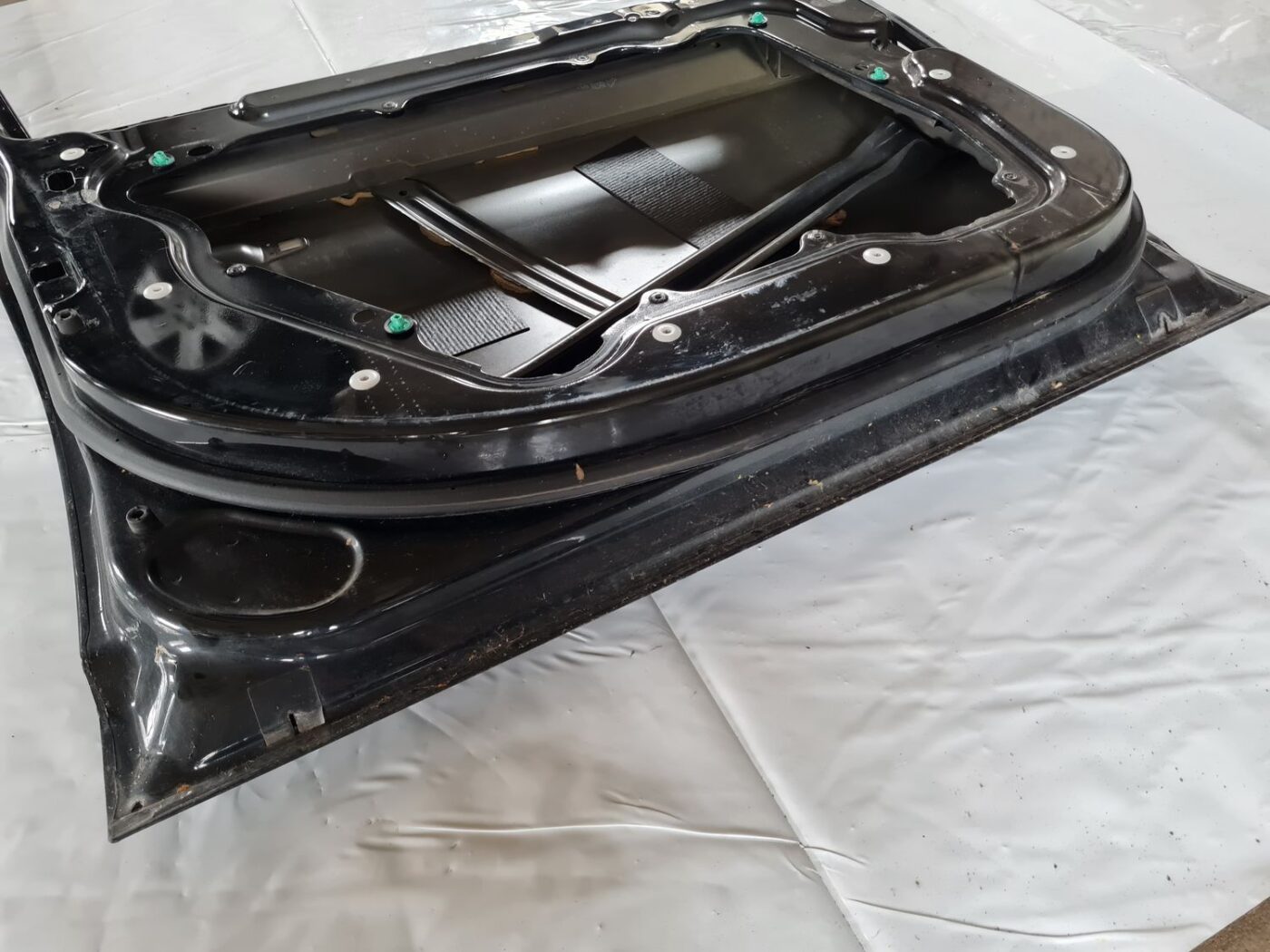 Priekšējās kreisās durvis priekš DODGE JOURNEY 2010 10 Priekšējās kreisās durvis priekš DODGE JOURNEY 2010