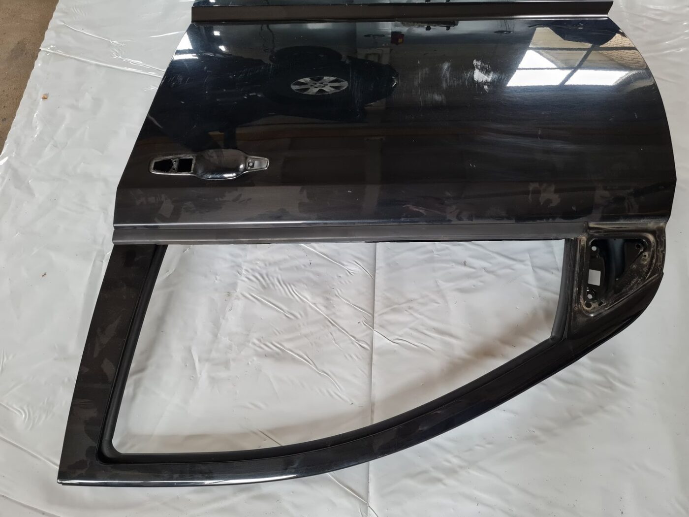 Priekšējās kreisās durvis priekš DODGE JOURNEY 2010 6 Priekšējās kreisās durvis priekš DODGE JOURNEY 2010