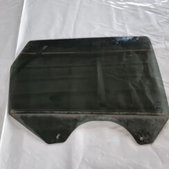 Aizmugurējo labo durvju stikls priekš DODGE JOURNEY 2010