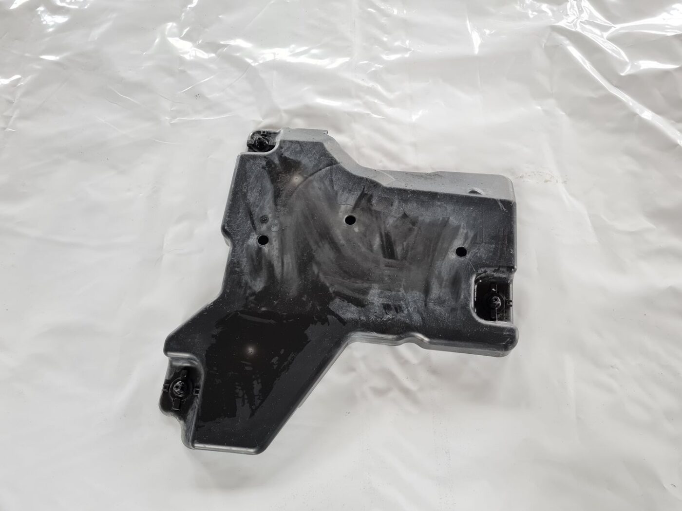 ADBlue tvertnes aizsargs priekš VW CRAFTER 2018