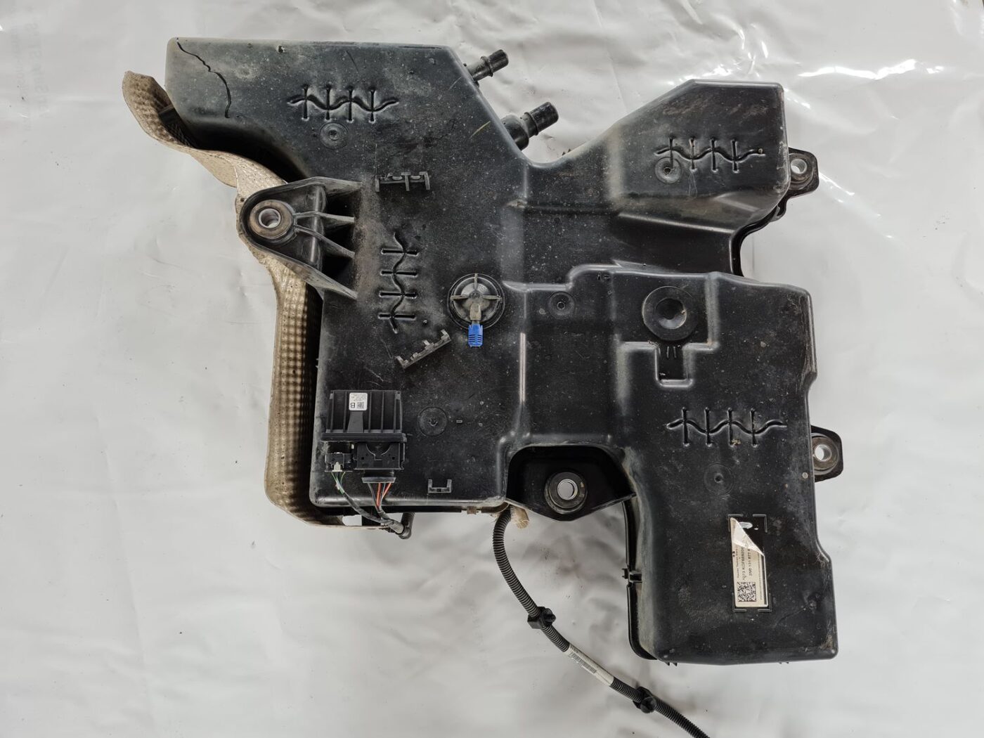 ADBlue tvertne priekš VW CRAFTER 2018