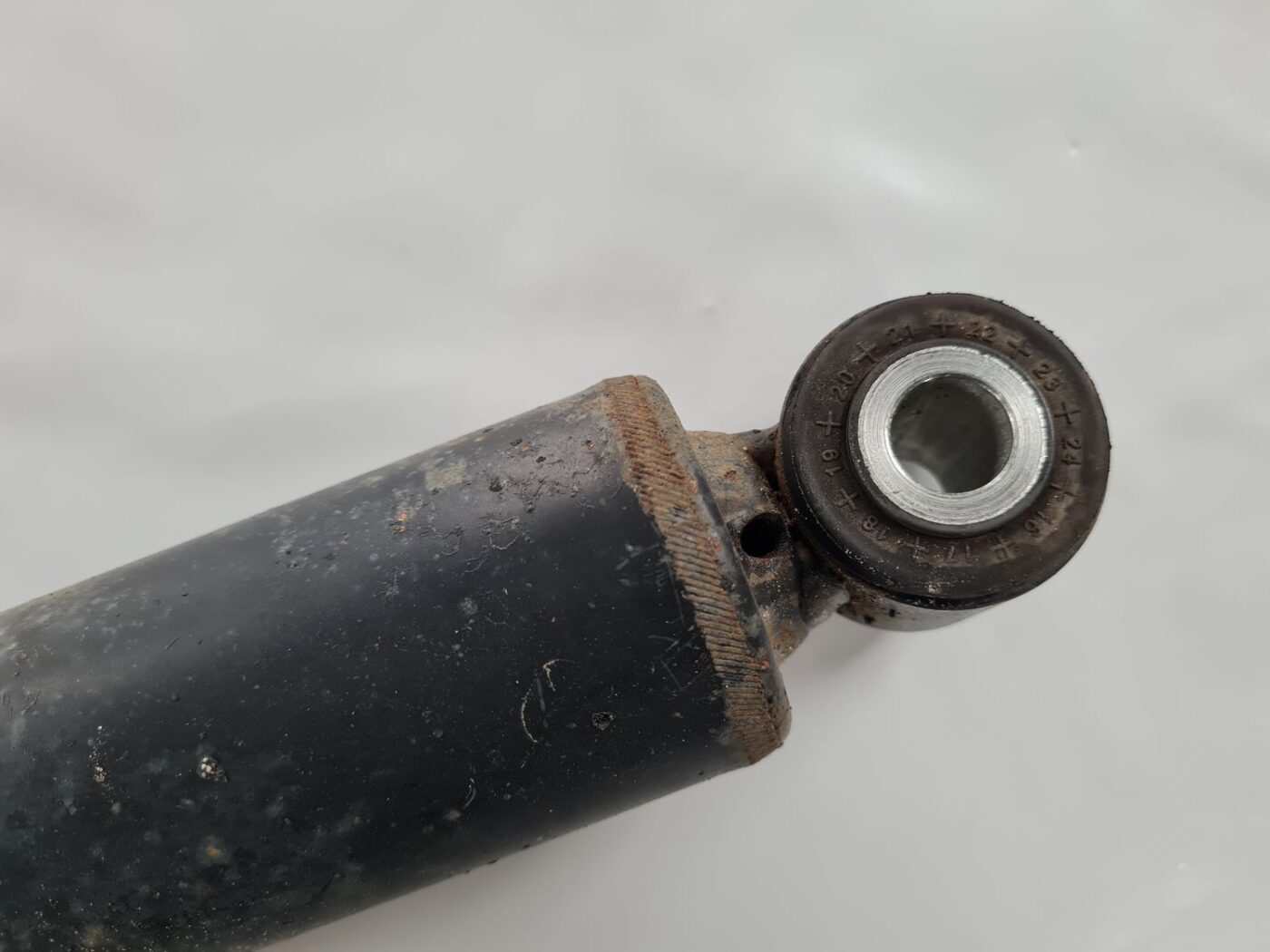 Aizmugurējais amortizators priekš VW CRAFTER 2018 6 Aizmugurējais amortizators priekš VW CRAFTER 2018