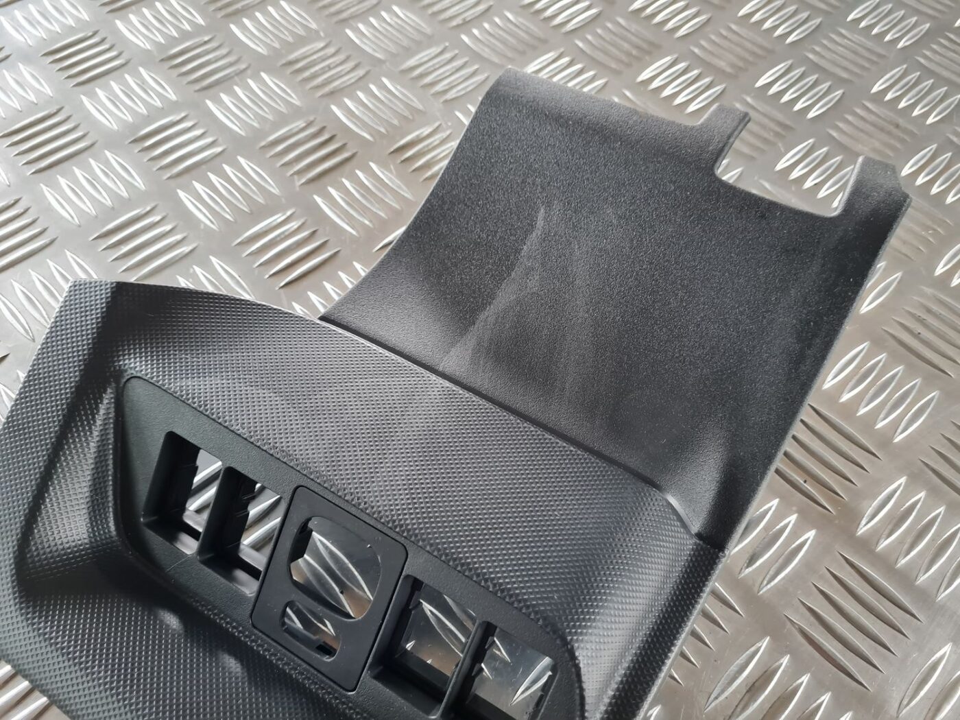 Gaismas slēdža apdare (uz paneļa) priekš TOYOTA AURIS 2007 5 Gaismas slēdža apdare (uz paneļa) priekš TOYOTA AURIS 2007