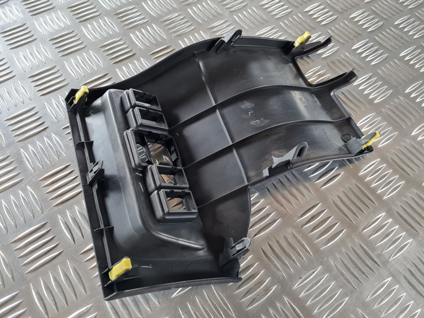 Gaismas slēdža apdare (uz paneļa) priekš TOYOTA AURIS 2007 4 Gaismas slēdža apdare (uz paneļa) priekš TOYOTA AURIS 2007