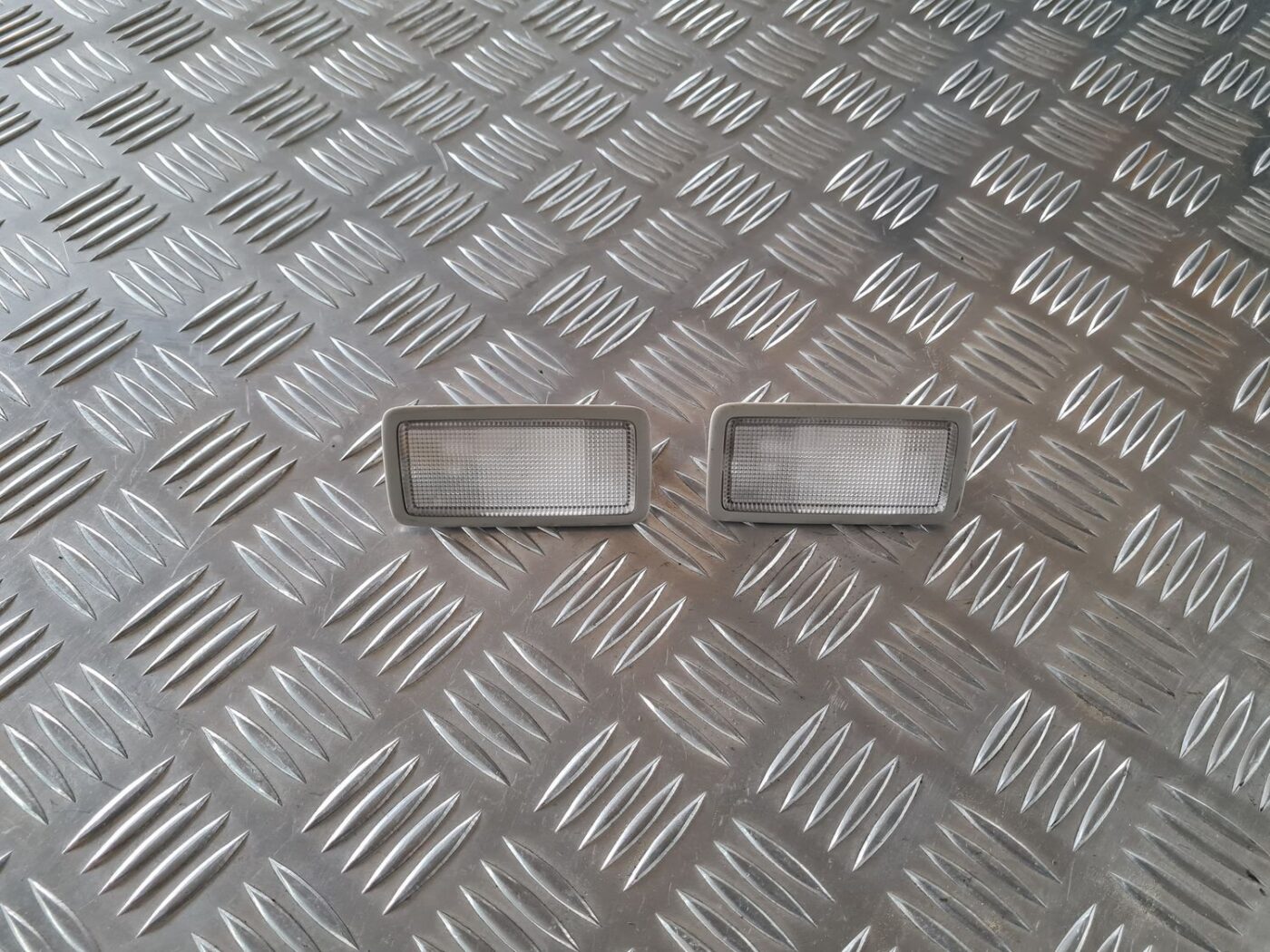 Apgaismojums bagažnieka nodalījuma priekš TOYOTA AURIS 2007 1 Apgaismojums bagažnieka nodalījuma priekš TOYOTA AURIS 2007