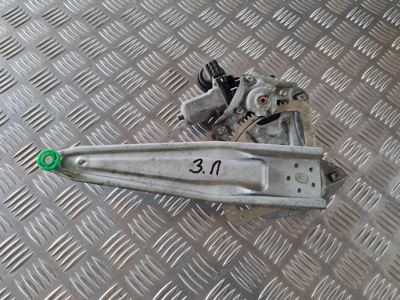 Stikla pacelšanas mehānisms aizmugurējais kreisais priekš TOYOTA AURIS 2007