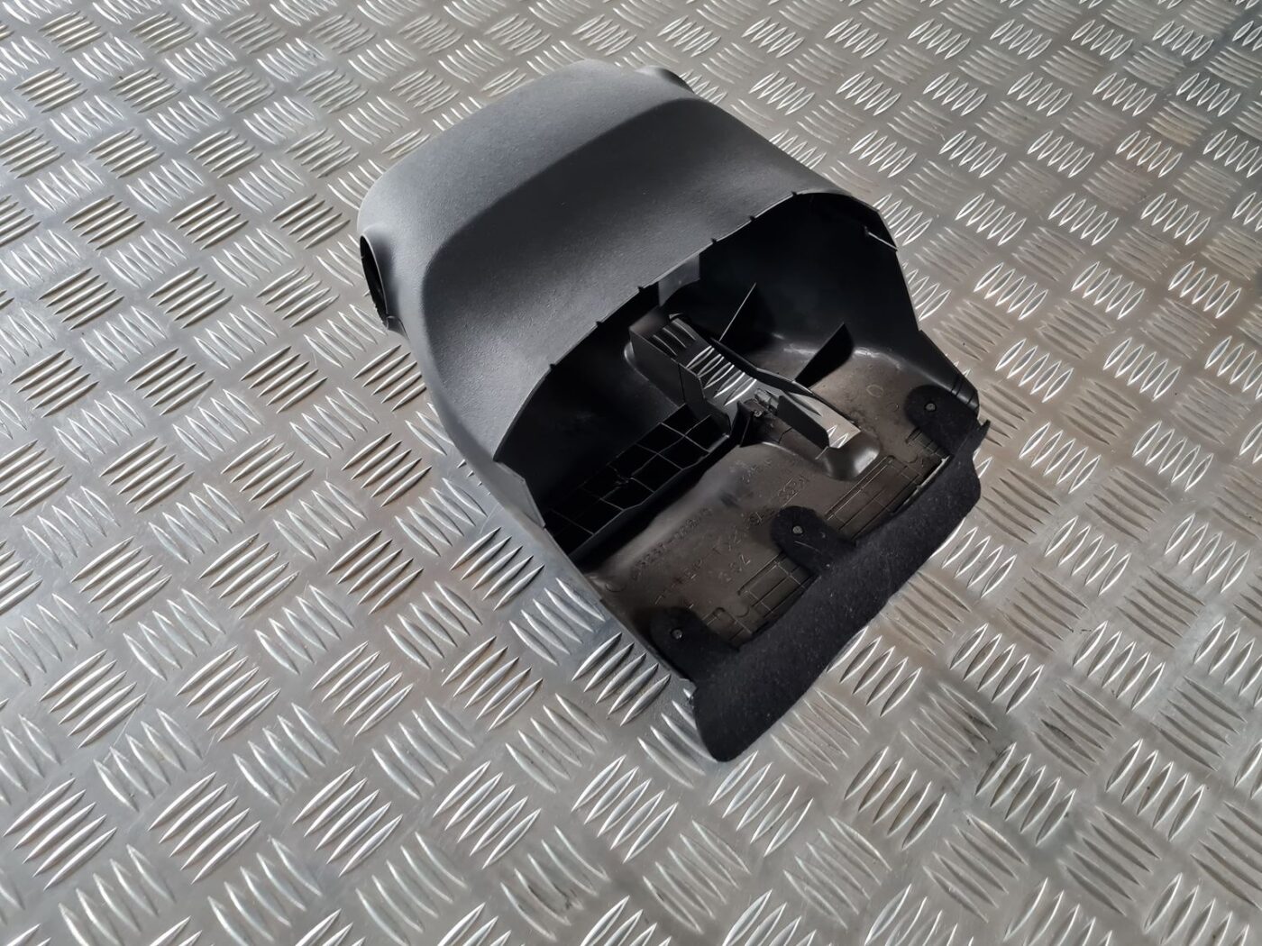 Stūres statnes putekļu aizsargs (salonā) priekš TOYOTA AURIS 2007 4 Stūres statnes putekļu aizsargs (salonā) priekš TOYOTA AURIS 2007