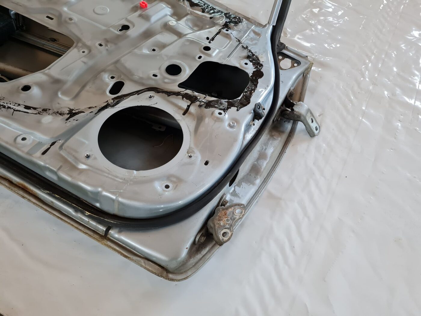 Priekšējās kreisās durvis priekš TOYOTA AURIS 2007