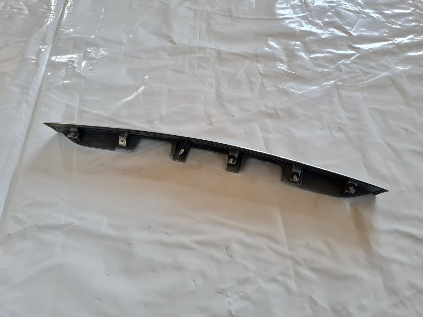 Numura zīmes gaismas uzlika komplektā priekš TOYOTA AURIS 2007 2 Numura zīmes gaismas uzlika komplektā priekš TOYOTA AURIS 2007