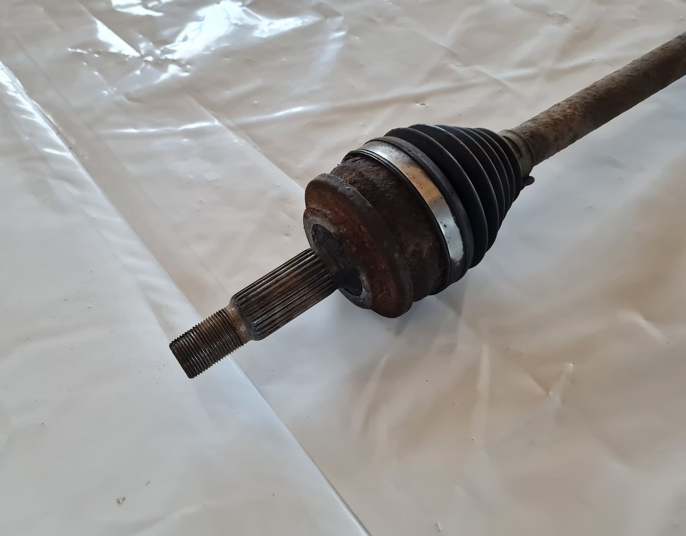 Pusass priekšējā kreisā priekš TOYOTA AURIS 2007