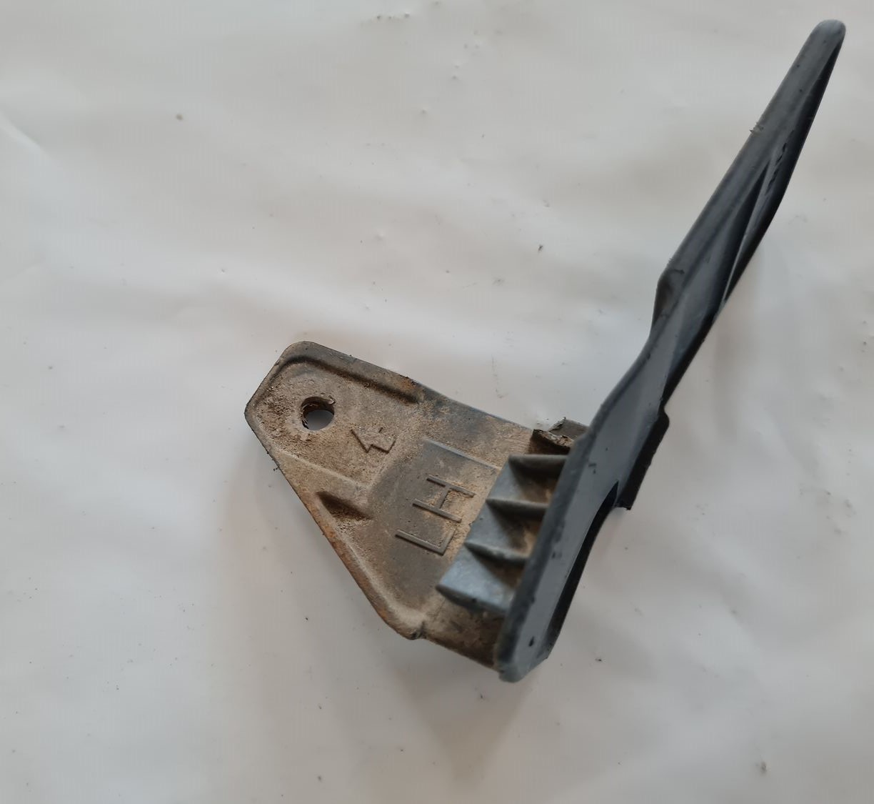 Aizmugurējais kreisais dubļusargs priekš TOYOTA AURIS 2007 4 Aizmugurējais kreisais dubļusargs priekš TOYOTA AURIS 2007