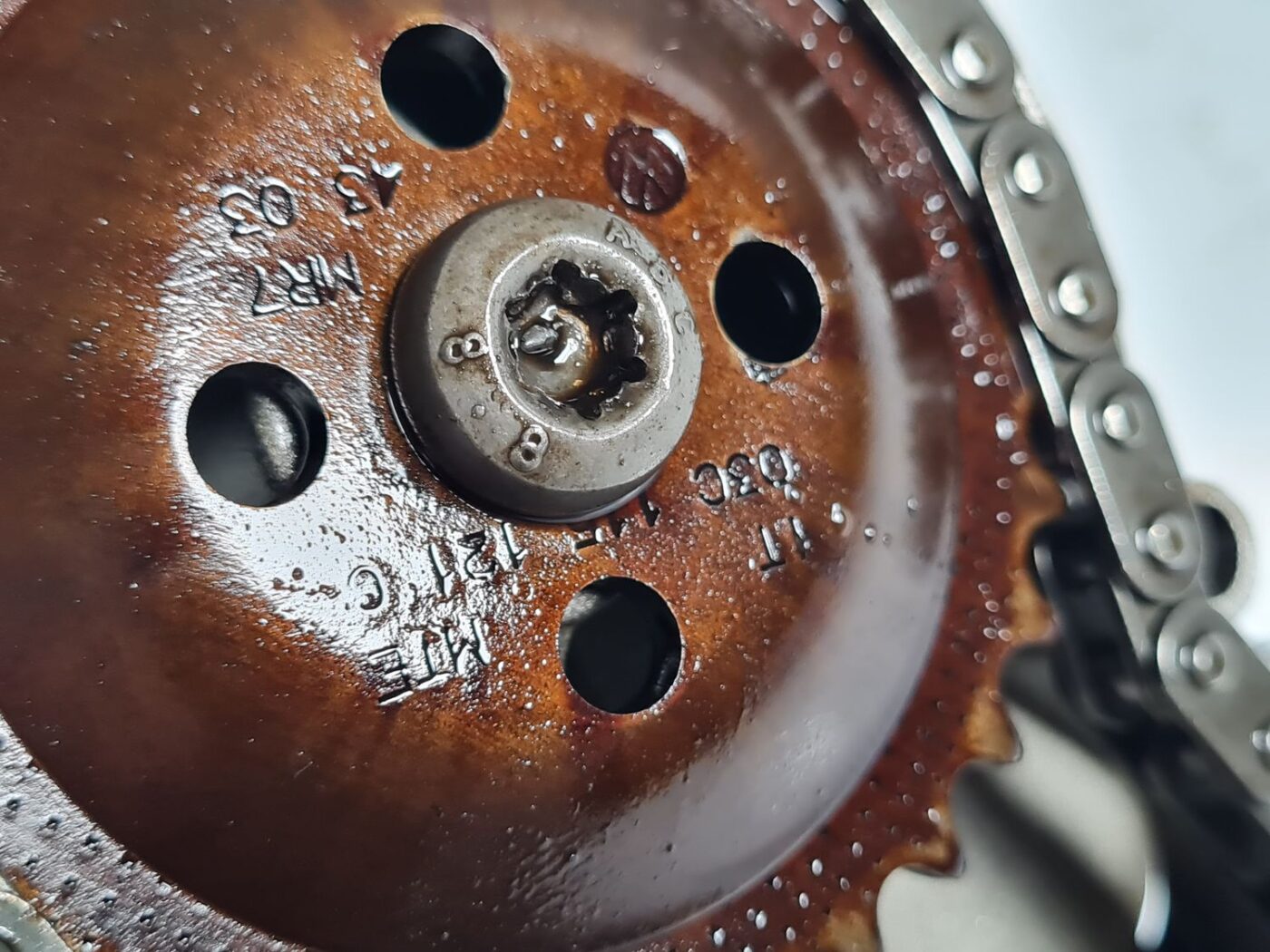 Eļļas sūknis priekš VW GOLF 5 2004 7 Eļļas sūknis priekš VW GOLF 5 2004