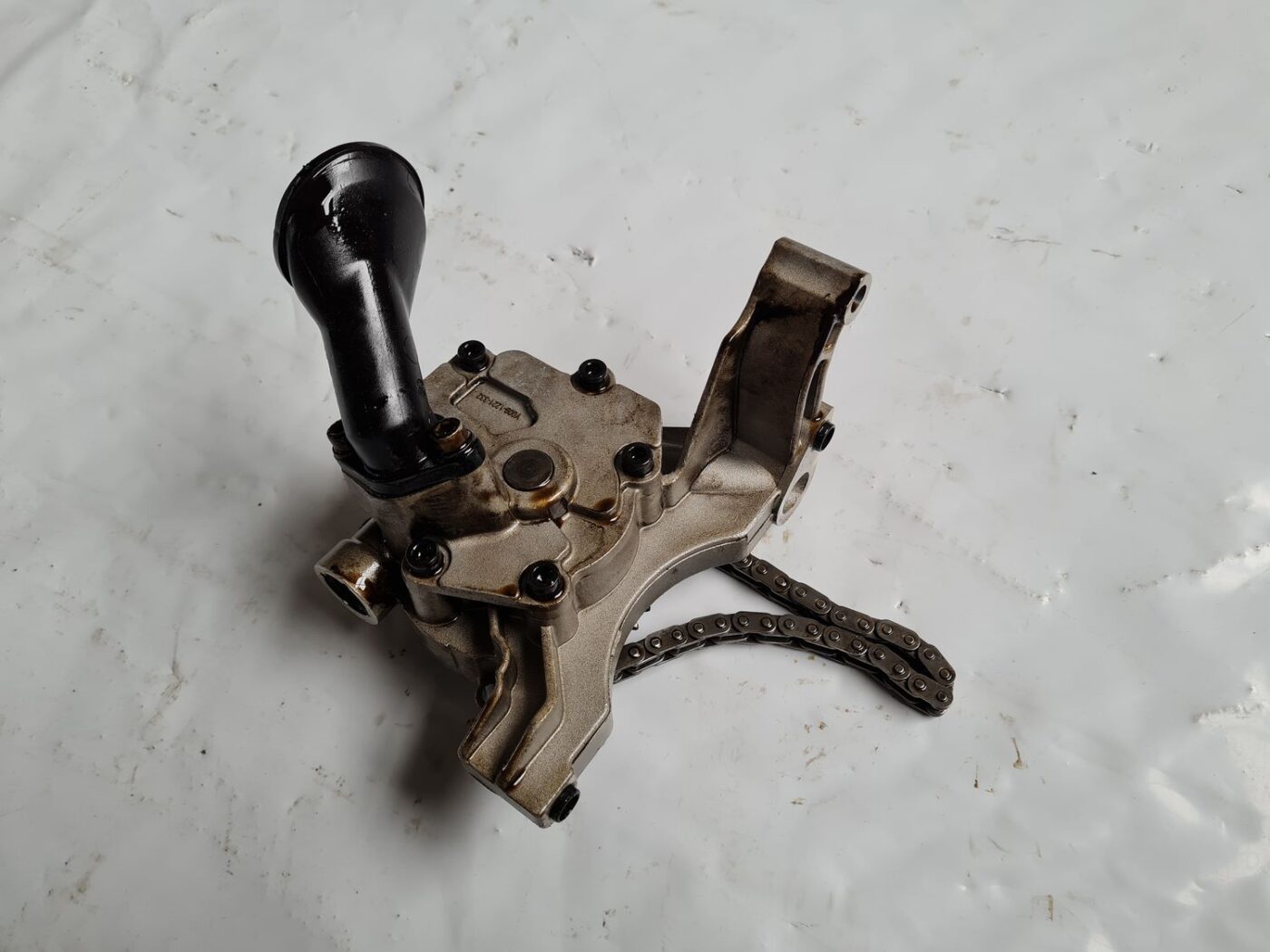 Eļļas sūknis priekš VW GOLF 5 2004 6 Eļļas sūknis priekš VW GOLF 5 2004