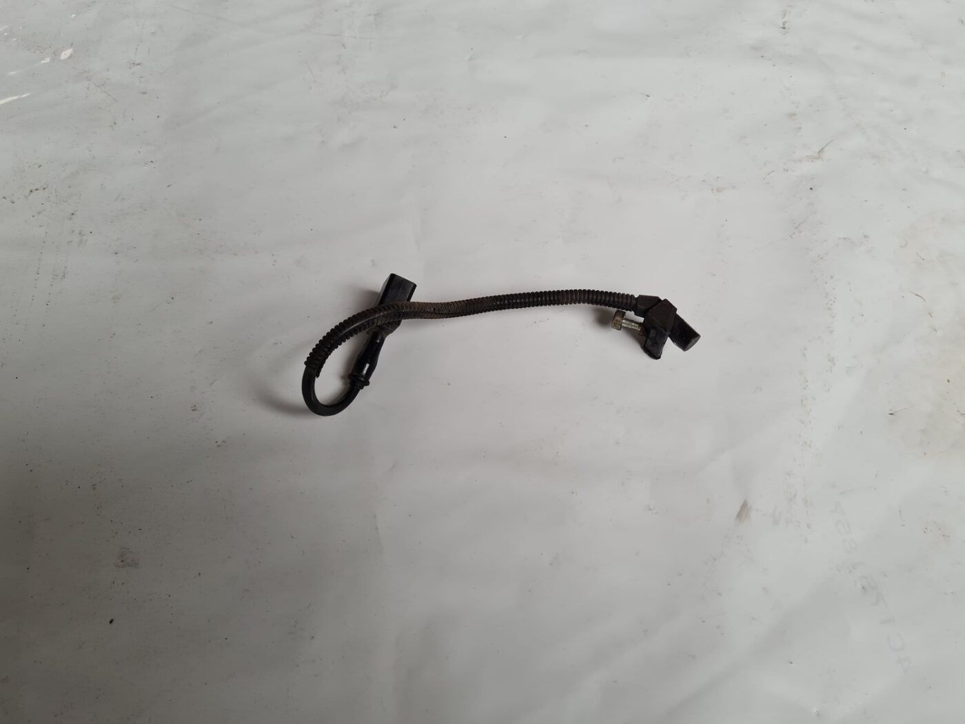 Kloķvārpstas devējs priekš VW GOLF 5 2004 1 Kloķvārpstas devējs priekš VW GOLF 5 2004