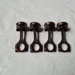 Virzuļu un klaņu komplekts priekš VW GOLF 5 2004