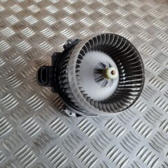 Salona ventilators priekš TOYOTA AURIS 2007