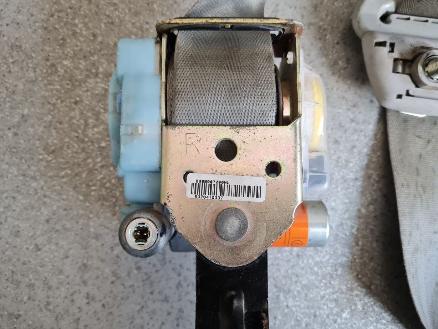 Priekšējā labā drošības josta priekš KIA PICANTO 2006 5 Priekšējā labā drošības josta priekš KIA PICANTO 2006